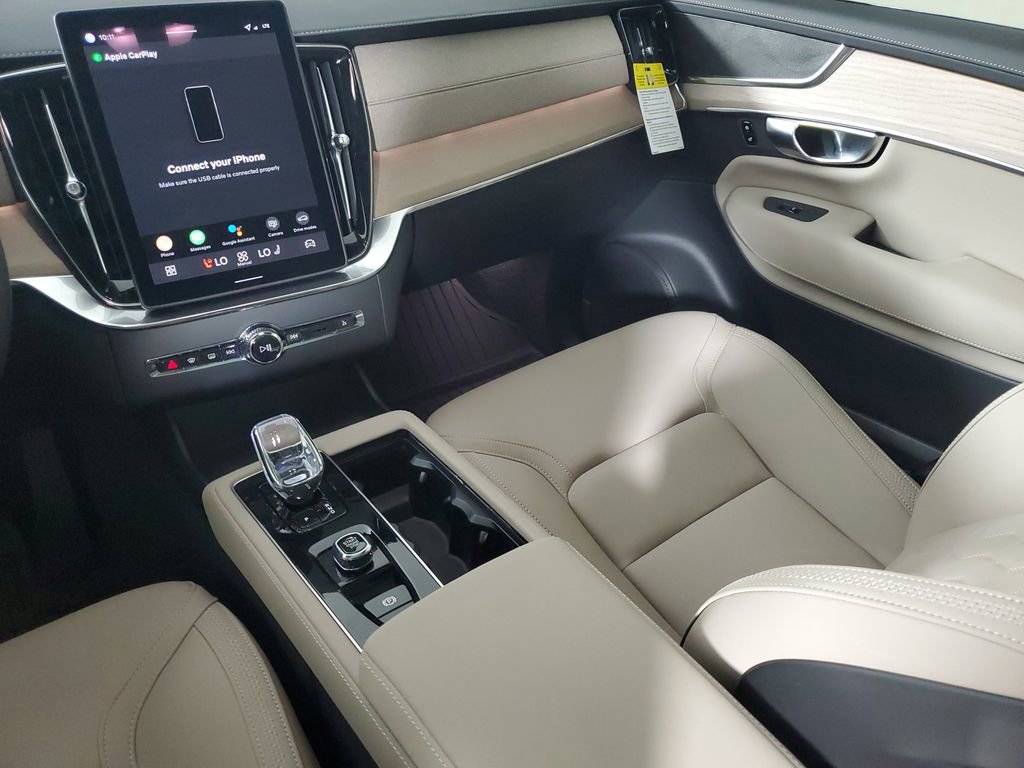 Certified 2026 Volvo XC90 B5 Core w/ Protection Package AWD/4WD image 18