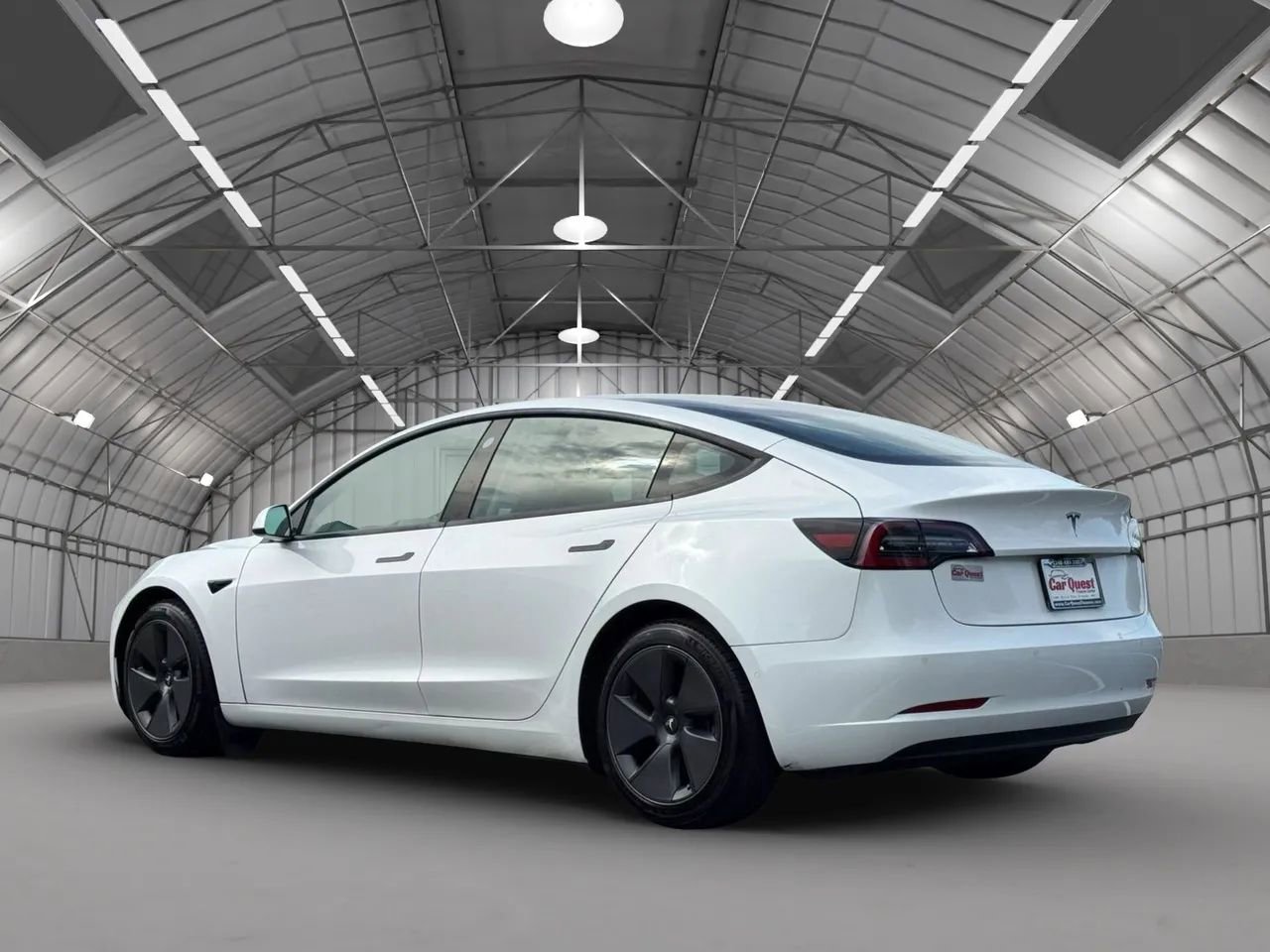 Used 2021 Tesla Model 3 Standard Range Plus image 5