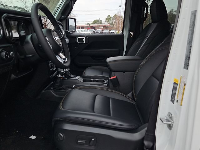 New 2026 Jeep Wrangler Unlimited Sahara AWD/4WD image 13