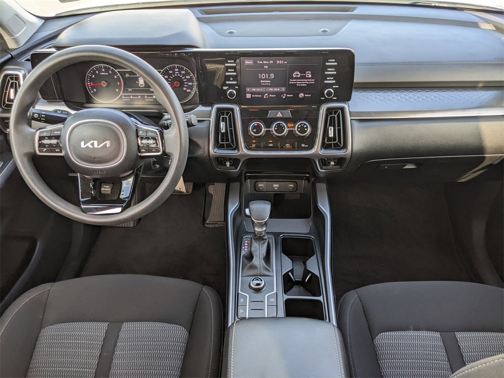 Used 2023 Kia Sorento LX image 22