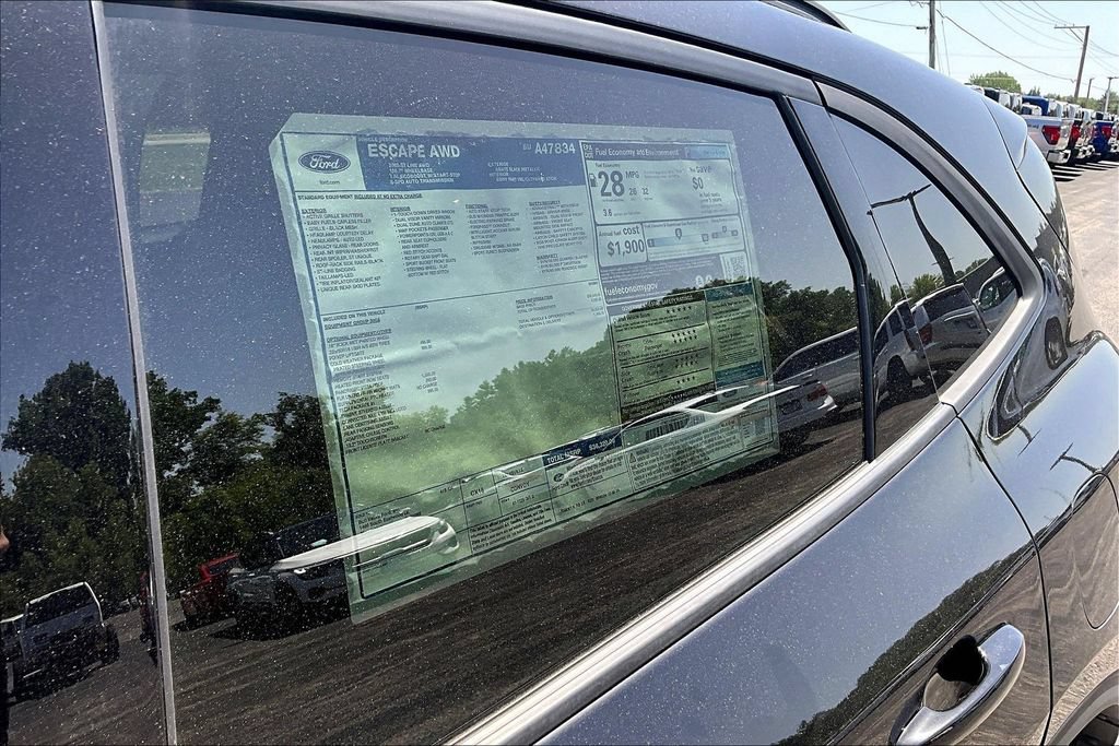 New 2025 Ford Escape ST-Line w/ Tech Pack #1 AWD/4WD image 14