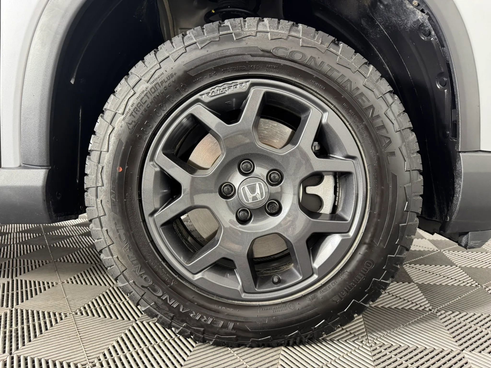 Used 2025 Honda Pilot TrailSport image 53