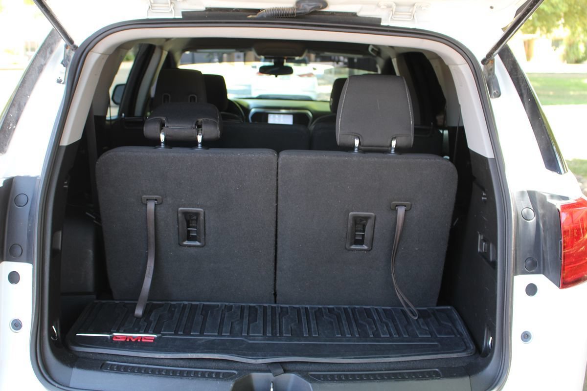 Used 2018 GMC Acadia SLE FWD image 33