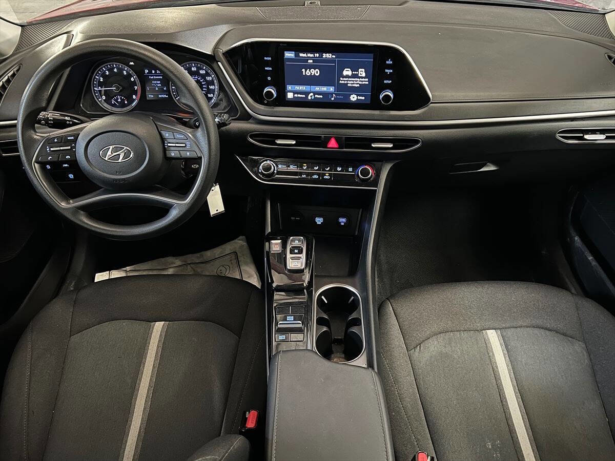 Used 2022 Hyundai Sonata SE w/ Preferred Accessory Package image 10