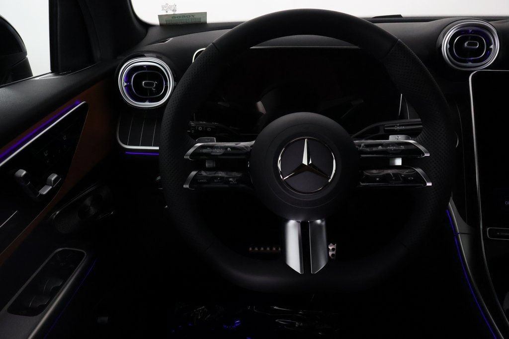 New 2027 Mercedes-Benz GLC 300 image 3