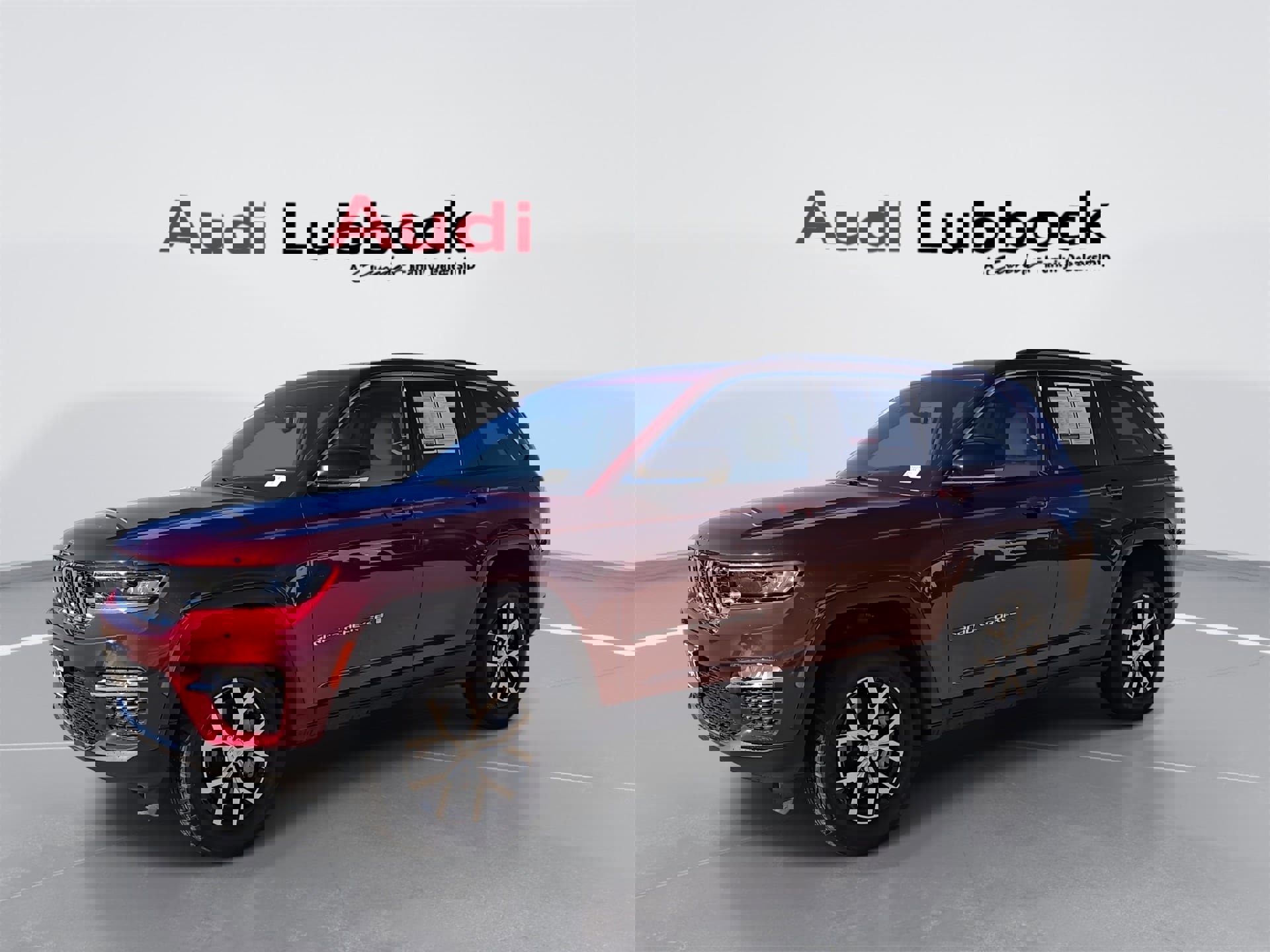 Used 2024 Jeep Grand Cherokee Limited w/ Luxury Tech Group II image 4