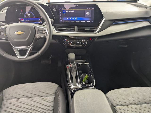 Used 2025 Chevrolet Trax LT w/ LT Convenience Package image 24