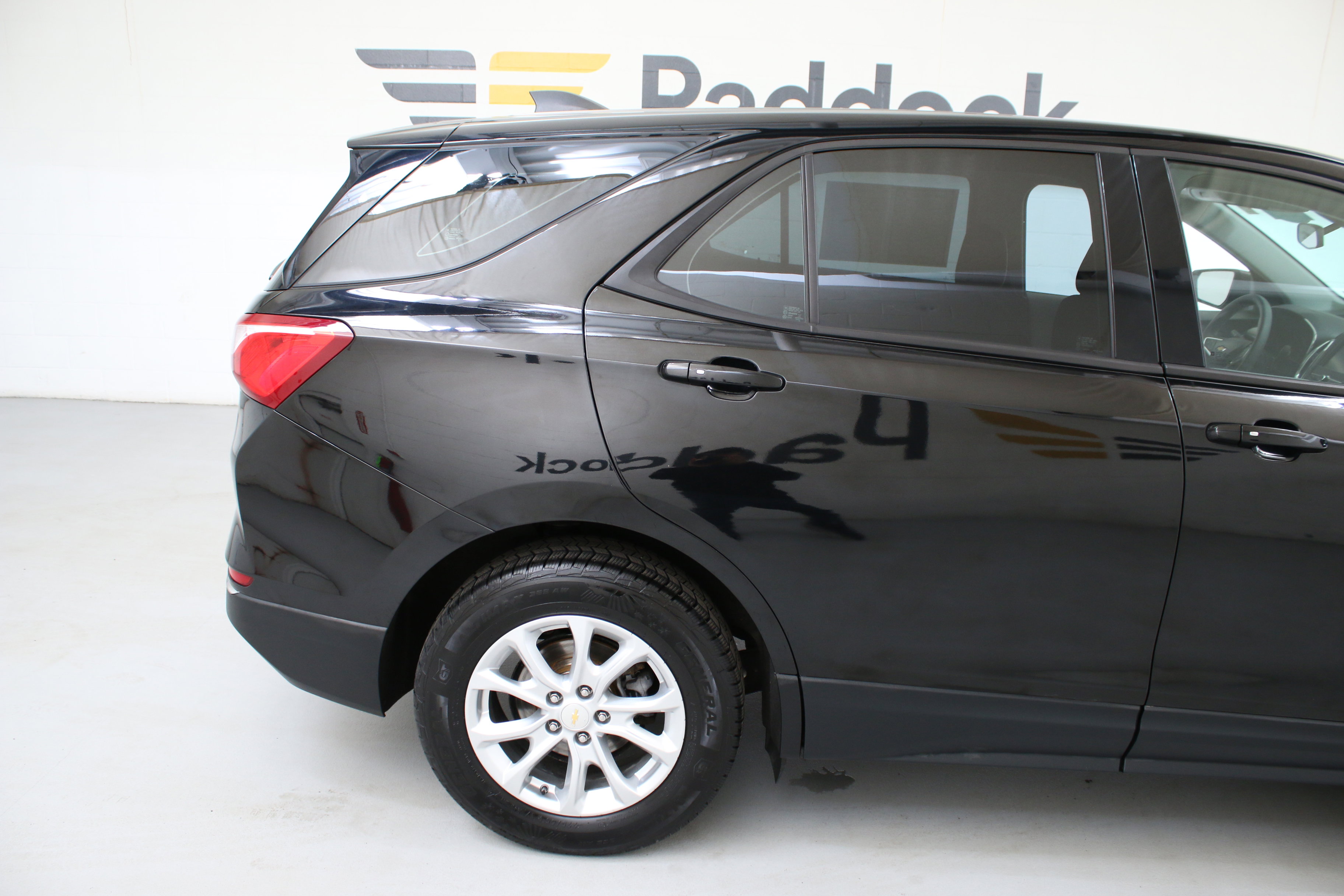 Used 2018 Chevrolet Equinox LS FWD image 11