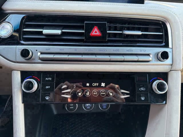 Used 2026 Genesis G70 2.5T image 26