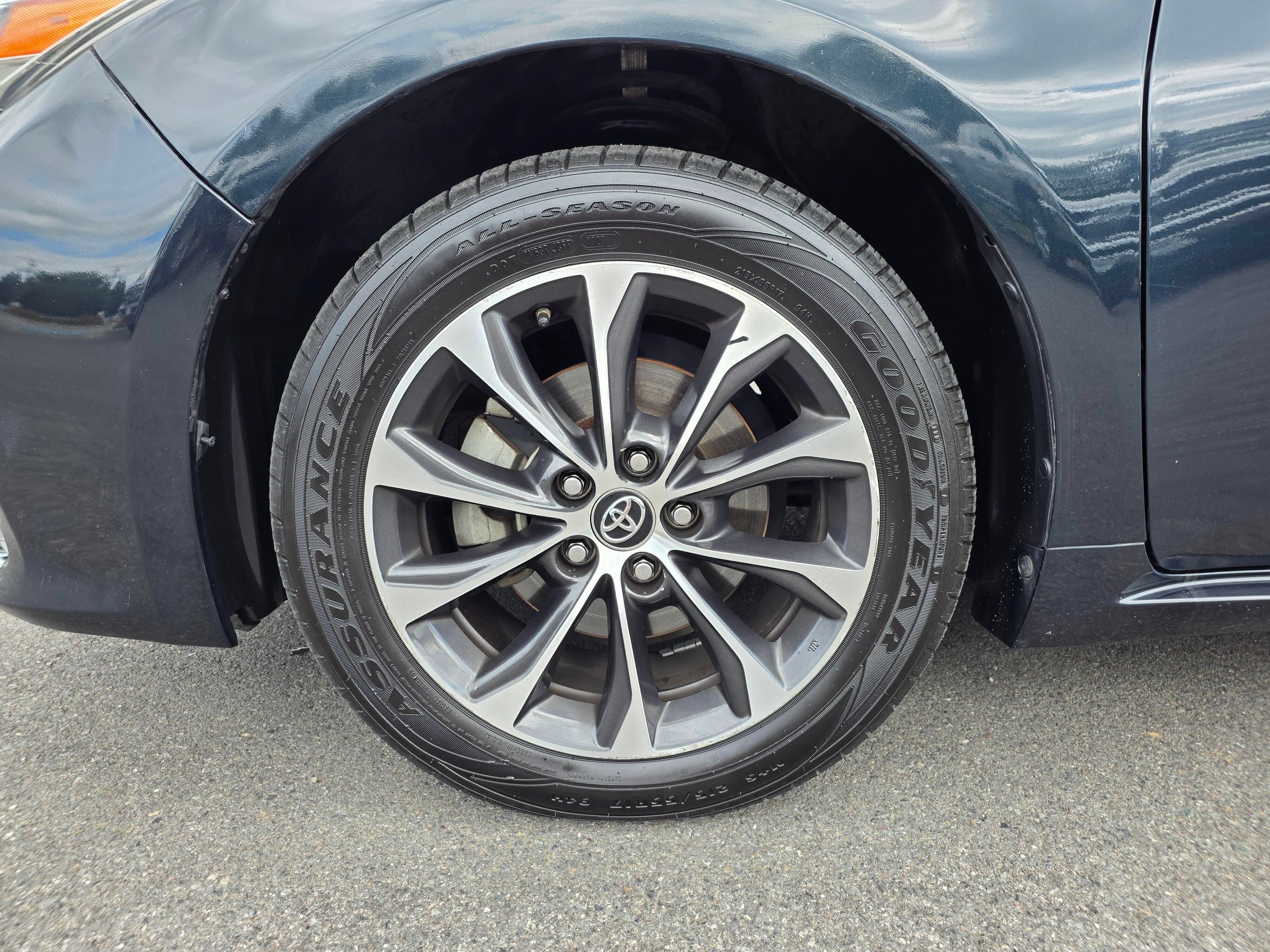 Used 2018 Toyota Avalon XLE FWD image 9