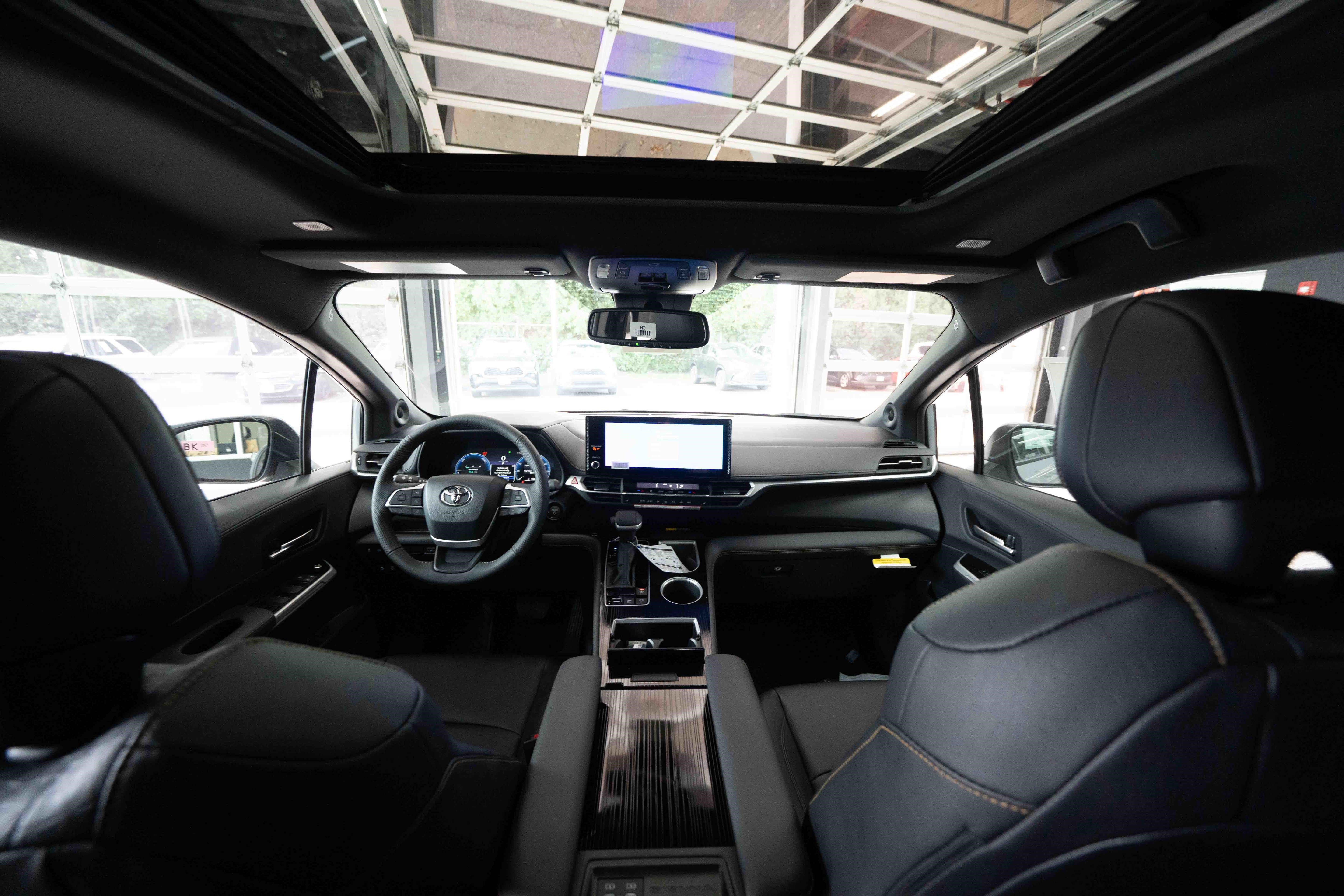 New 2026 Toyota Sienna XLE Woodland Edition AWD/4WD image 19