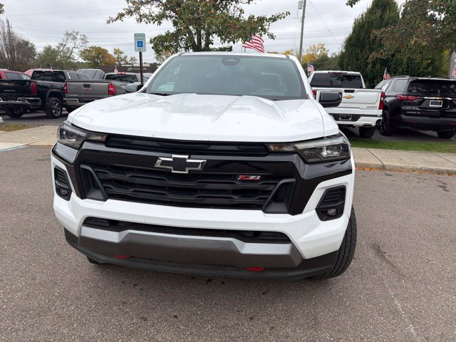 Used 2023 Chevrolet Colorado Z71 w/ Z71 Convenience Package 2 AWD/4WD image 2