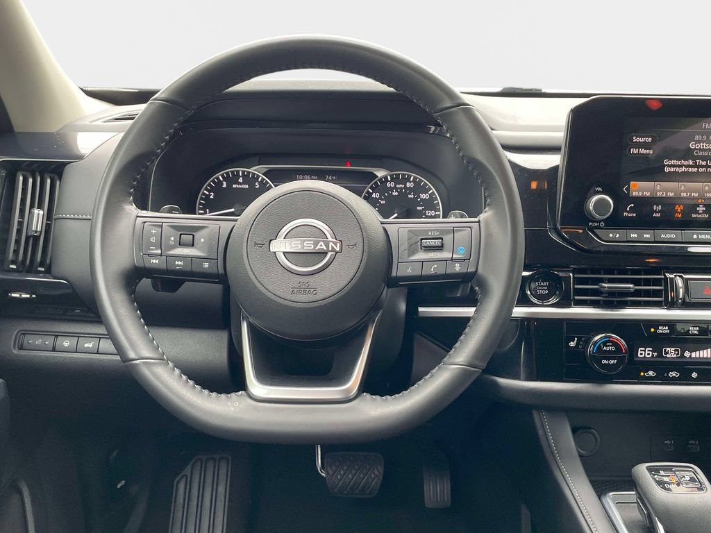 Used 2025 Nissan Pathfinder SV AWD/4WD image 15