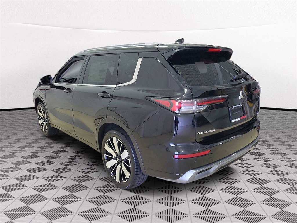 New 2025 Mitsubishi Outlander SEL image 3