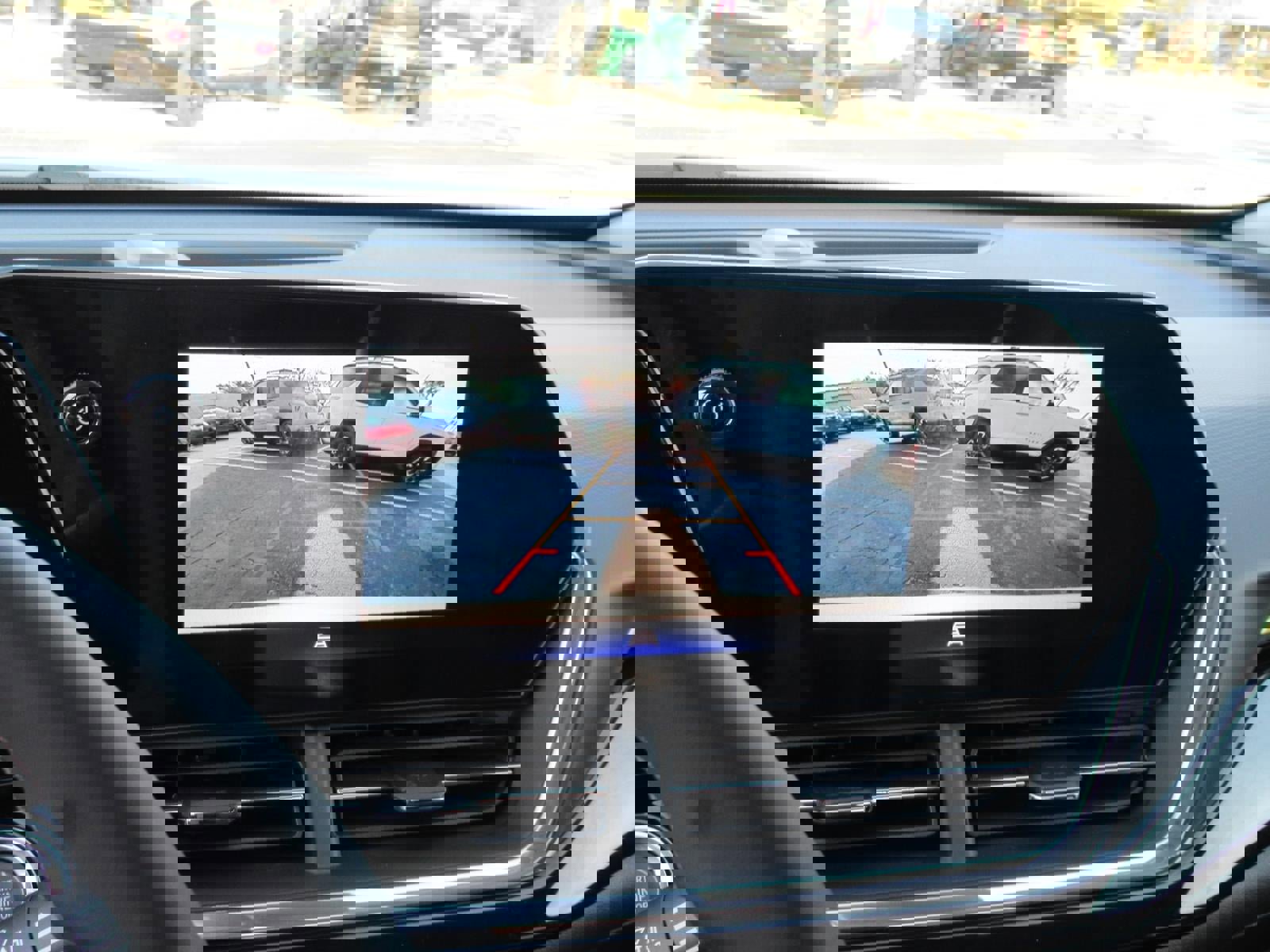 New 2026 Chevrolet Trax ACTIV w/ Sunroof Package image 24