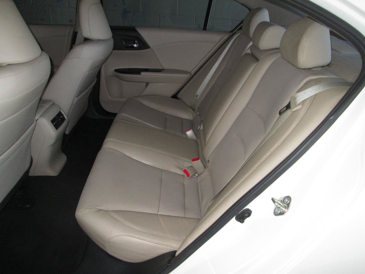 Used 2017 Honda Accord EX-L image 36