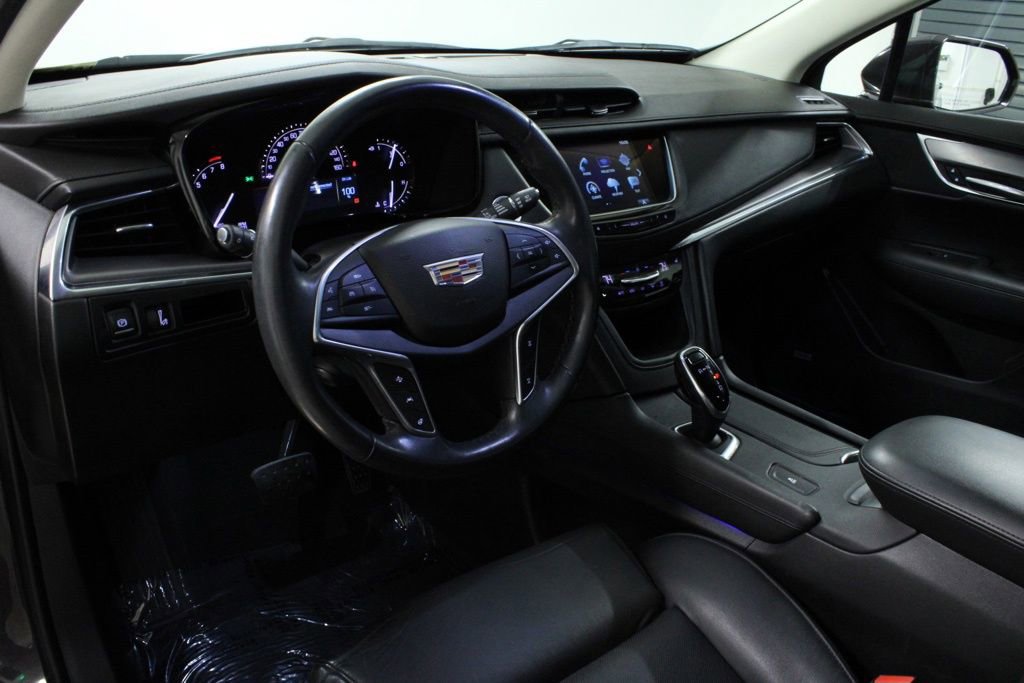Used 2017 Cadillac XT5 Luxury w/ Driver Awareness Package image 22