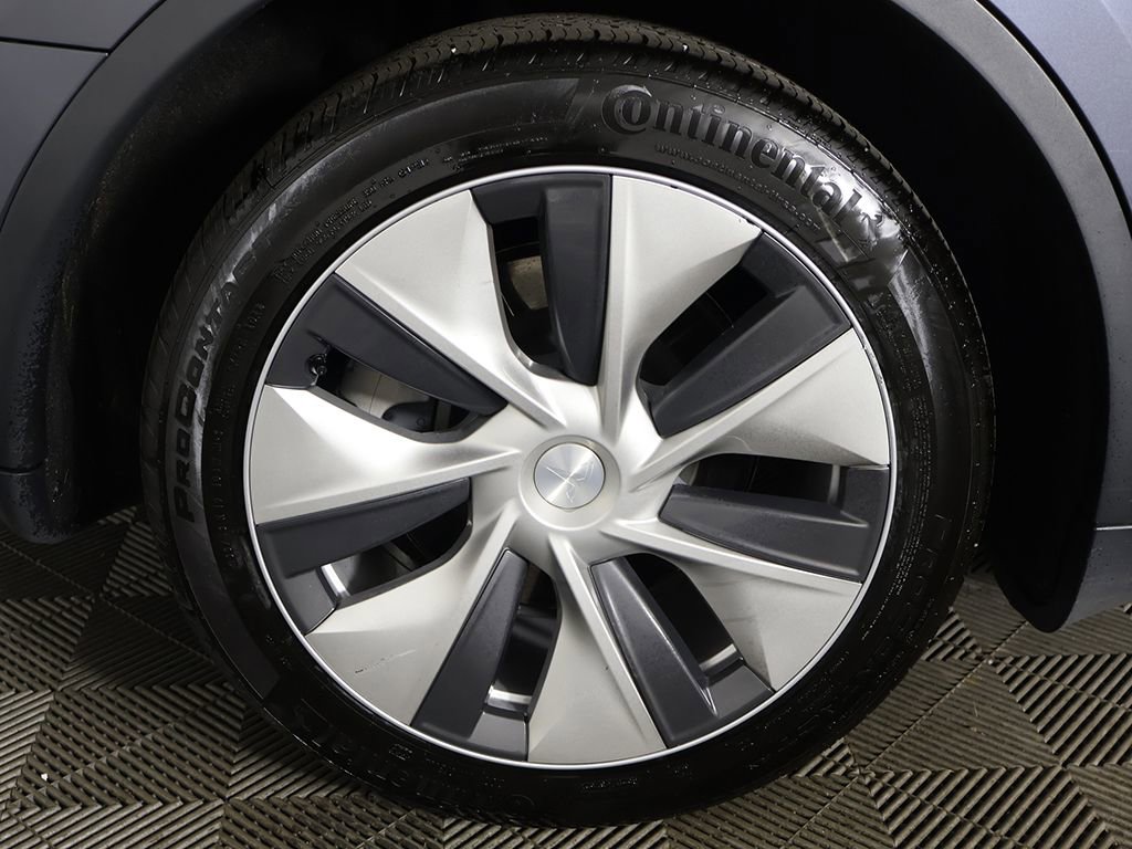 Used 2021 Tesla Model Y Long Range image 23