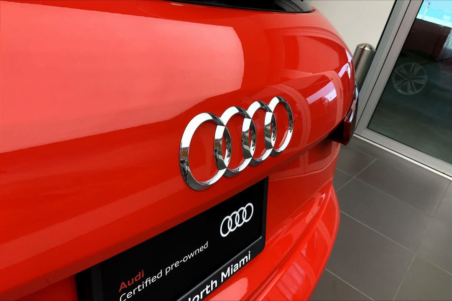 Used 2017 Audi Q3 2.0T Premium Plus w/ Premium Plus Package FWD image 9