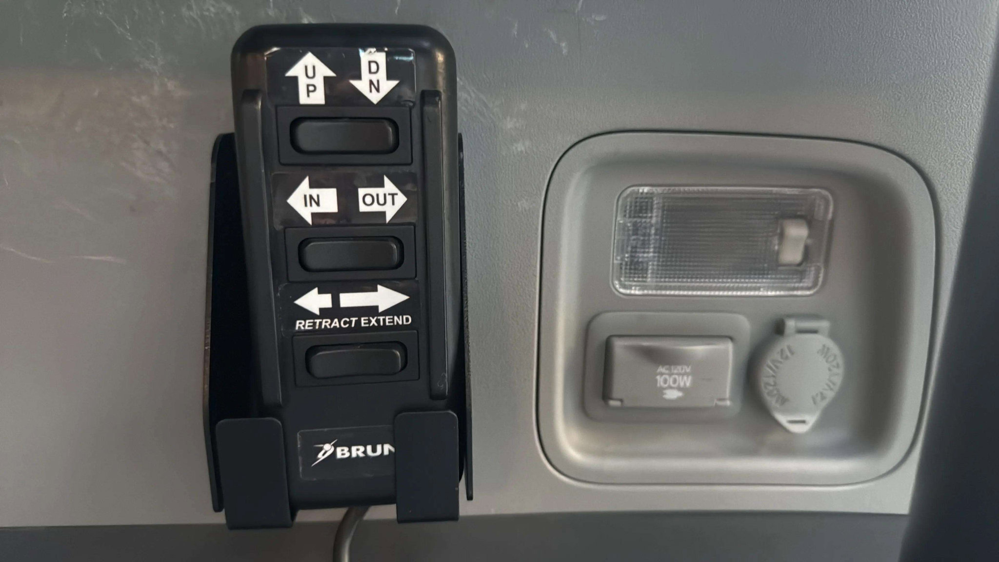 Used 2017 Toyota Sienna XLE Premium image 40