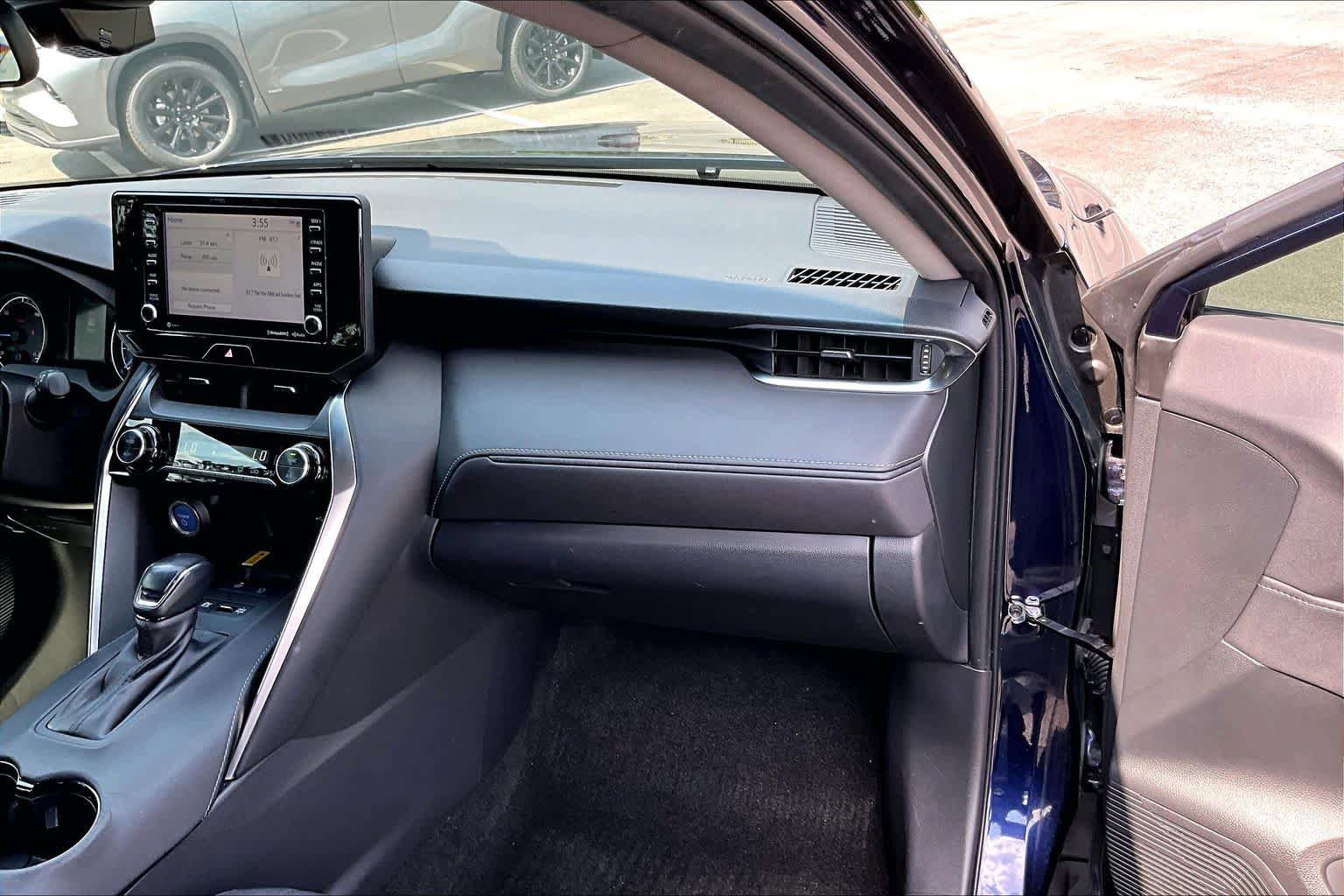 Certified 2021 Toyota Venza LE AWD/4WD image 18