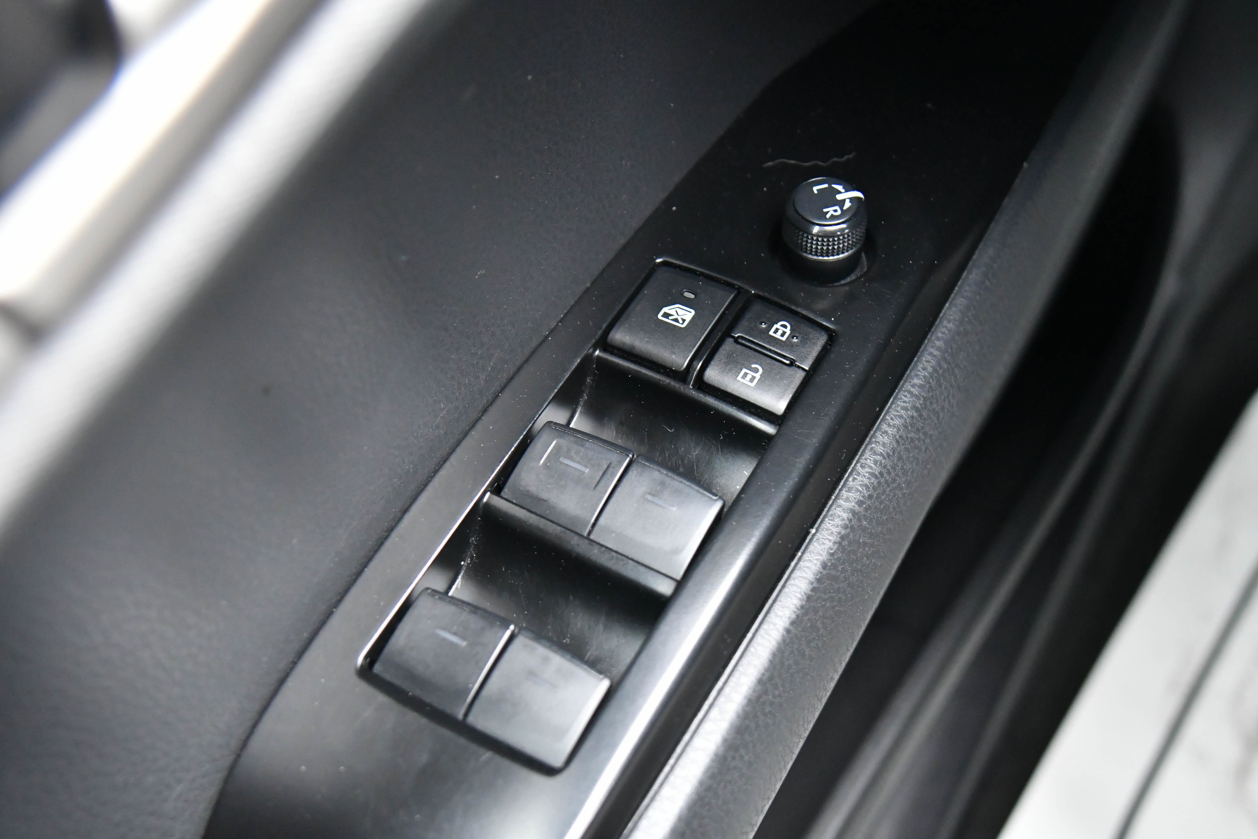 Used 2025 Toyota Camry LE image 35