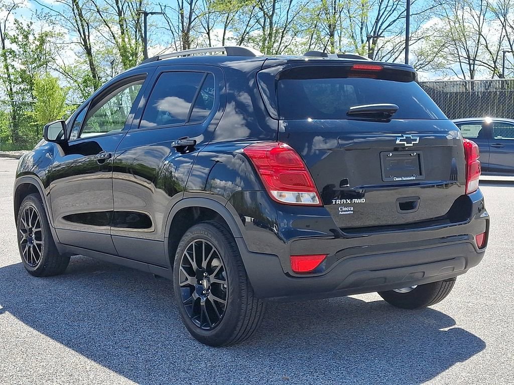 Used 2022 Chevrolet Trax LT w/ Midnight Edition image 7