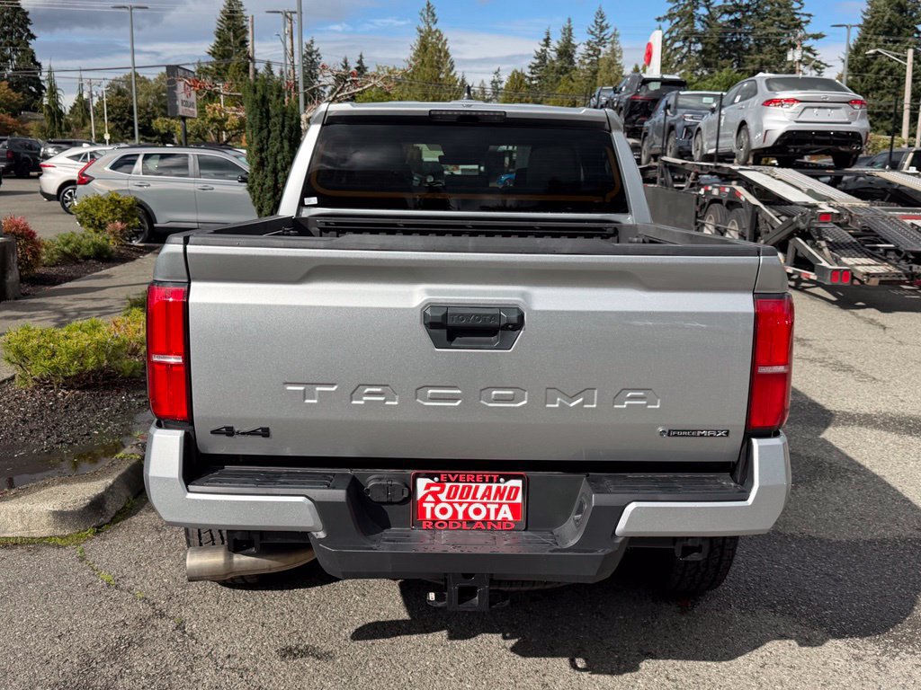 Certified 2025 Toyota Tacoma TRD Off-Road AWD/4WD image 8