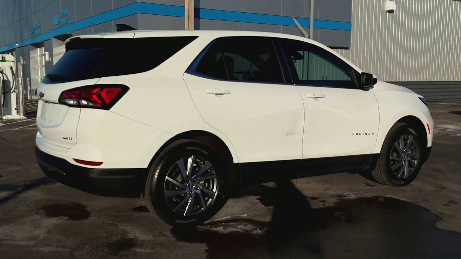 Certified 2023 Chevrolet Equinox LT image 2