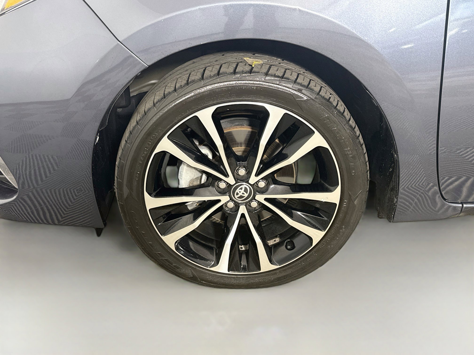 Used 2019 Toyota Corolla XSE FWD image 38