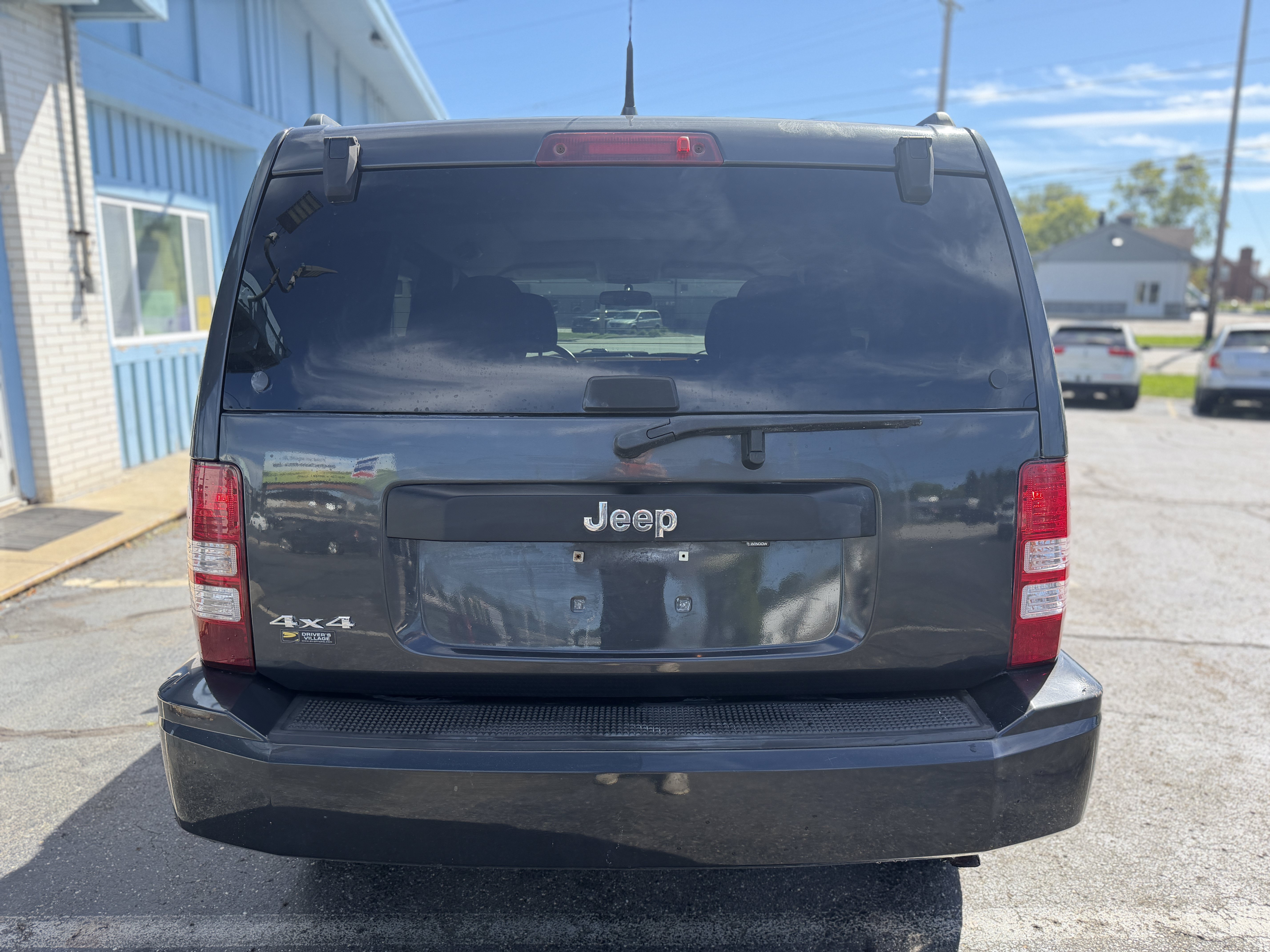 Used 2011 Jeep Liberty Sport AWD/4WD image 4