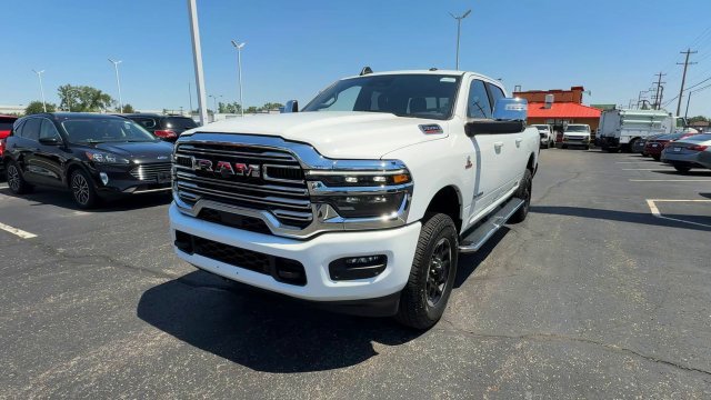 Used 2025 RAM 2500 Laramie AWD/4WD image 4