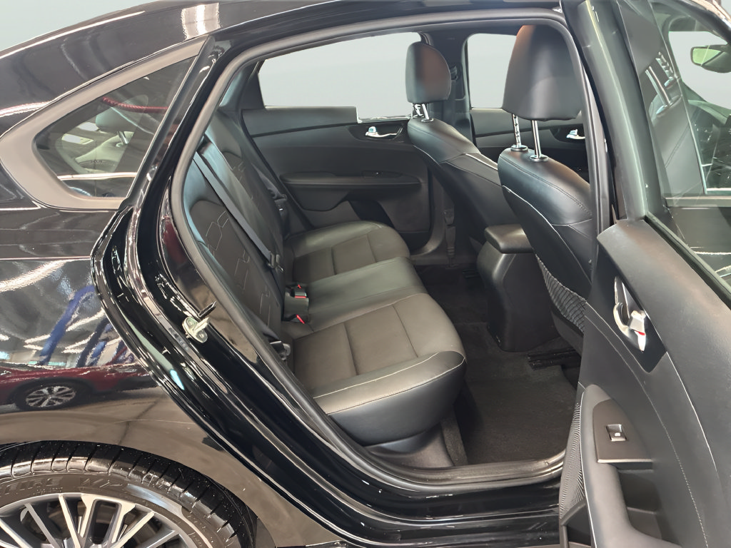 Certified 2023 Kia Forte GT-Line FWD image 19