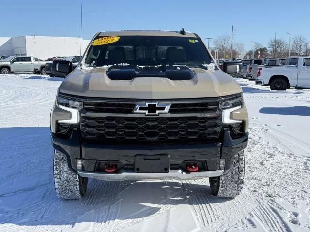 Used 2023 Chevrolet Silverado 1500 ZR2 w/ Technology Package image 3