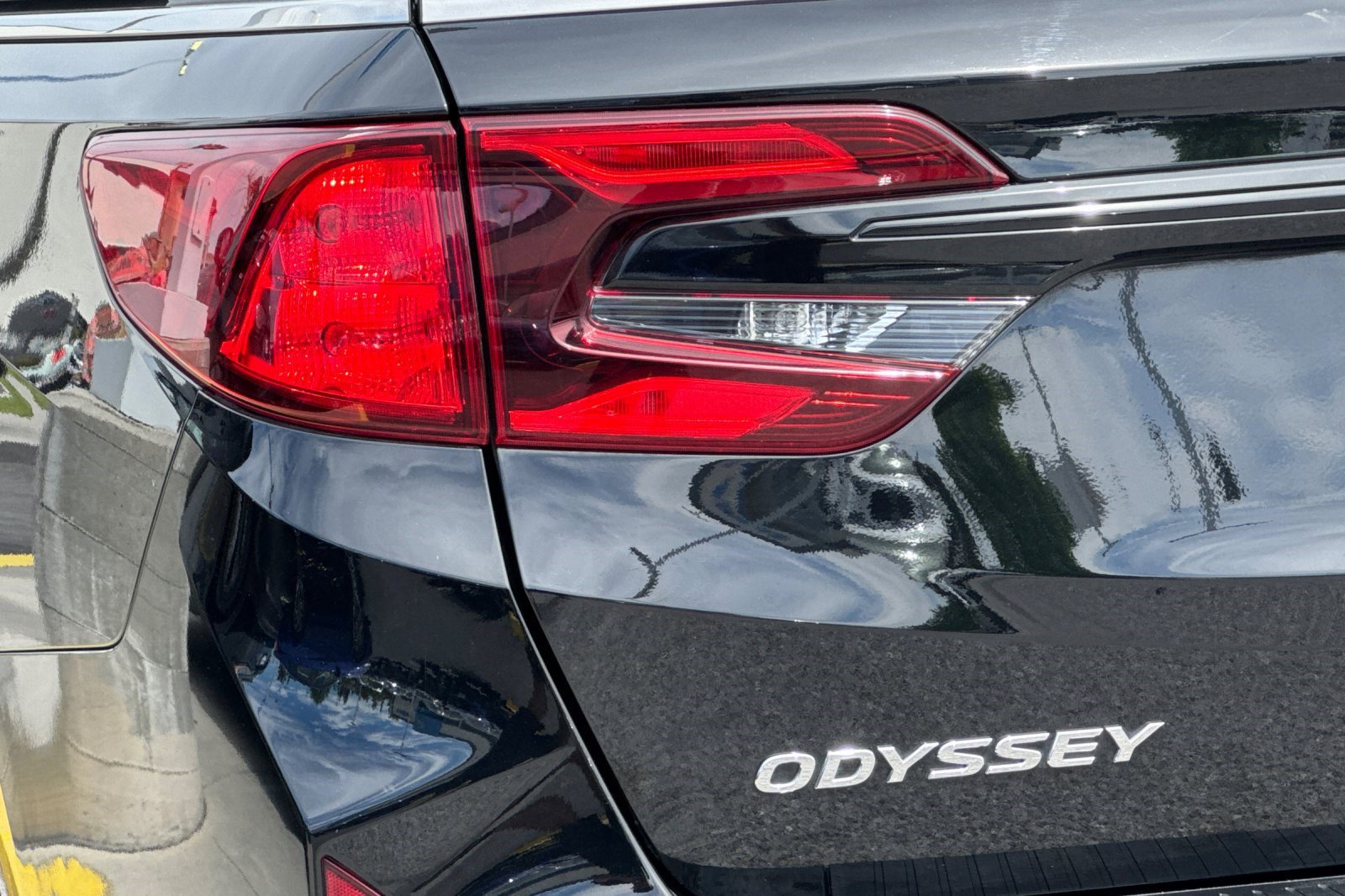 Used 2025 Honda Odyssey Sport-L image 12