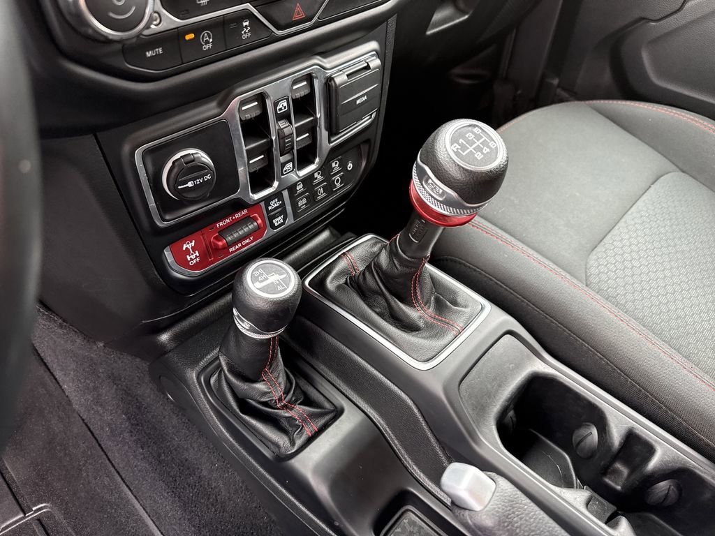 Used 2022 Jeep Wrangler Unlimited Rubicon image 34