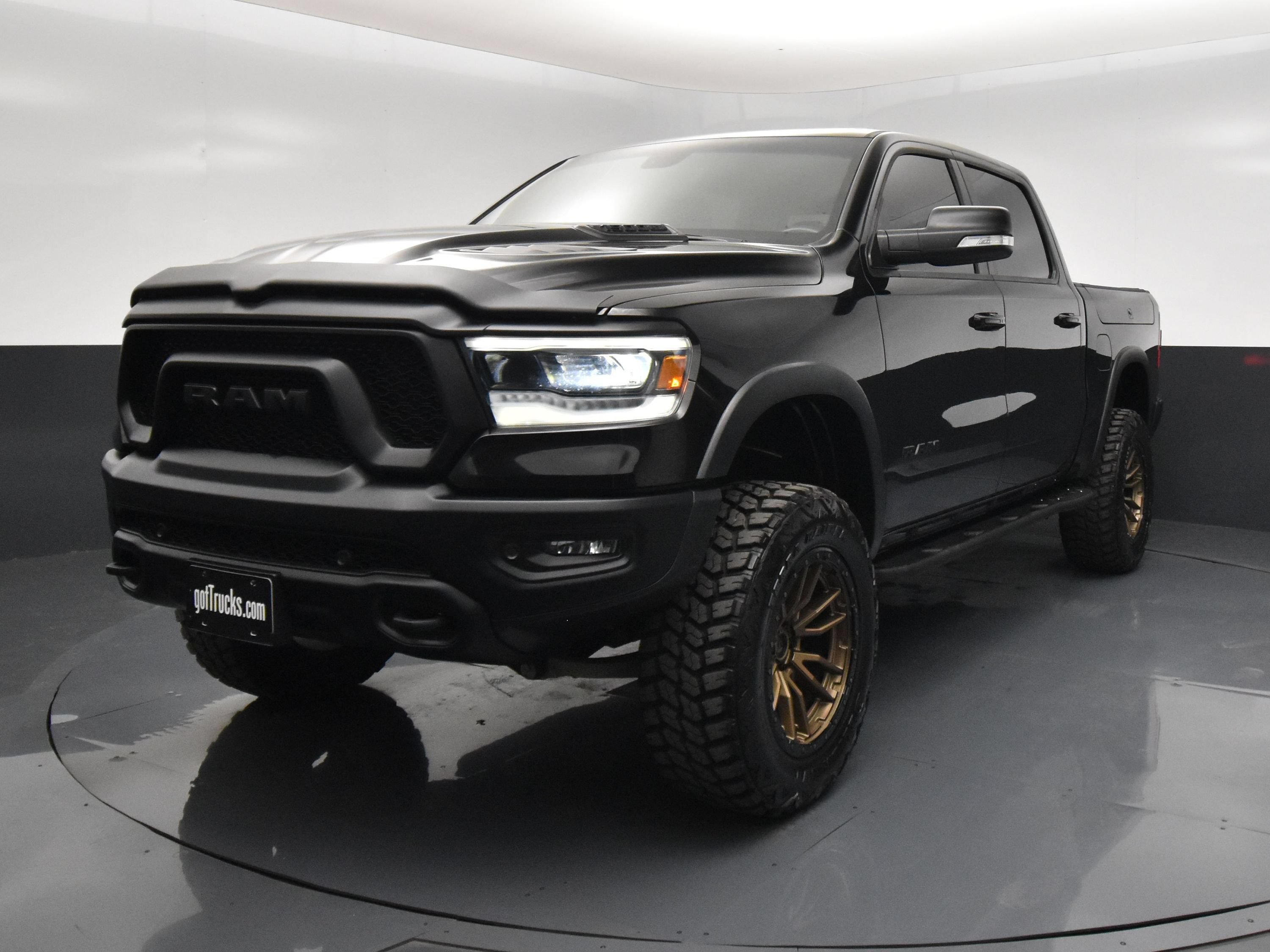 Used 2020 RAM 1500 Rebel w/ Rebel Level 2 Equipment Group AWD/4WD image 2