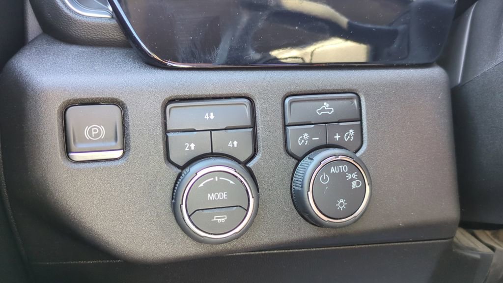 Used 2024 Chevrolet Silverado 2500 LT image 23