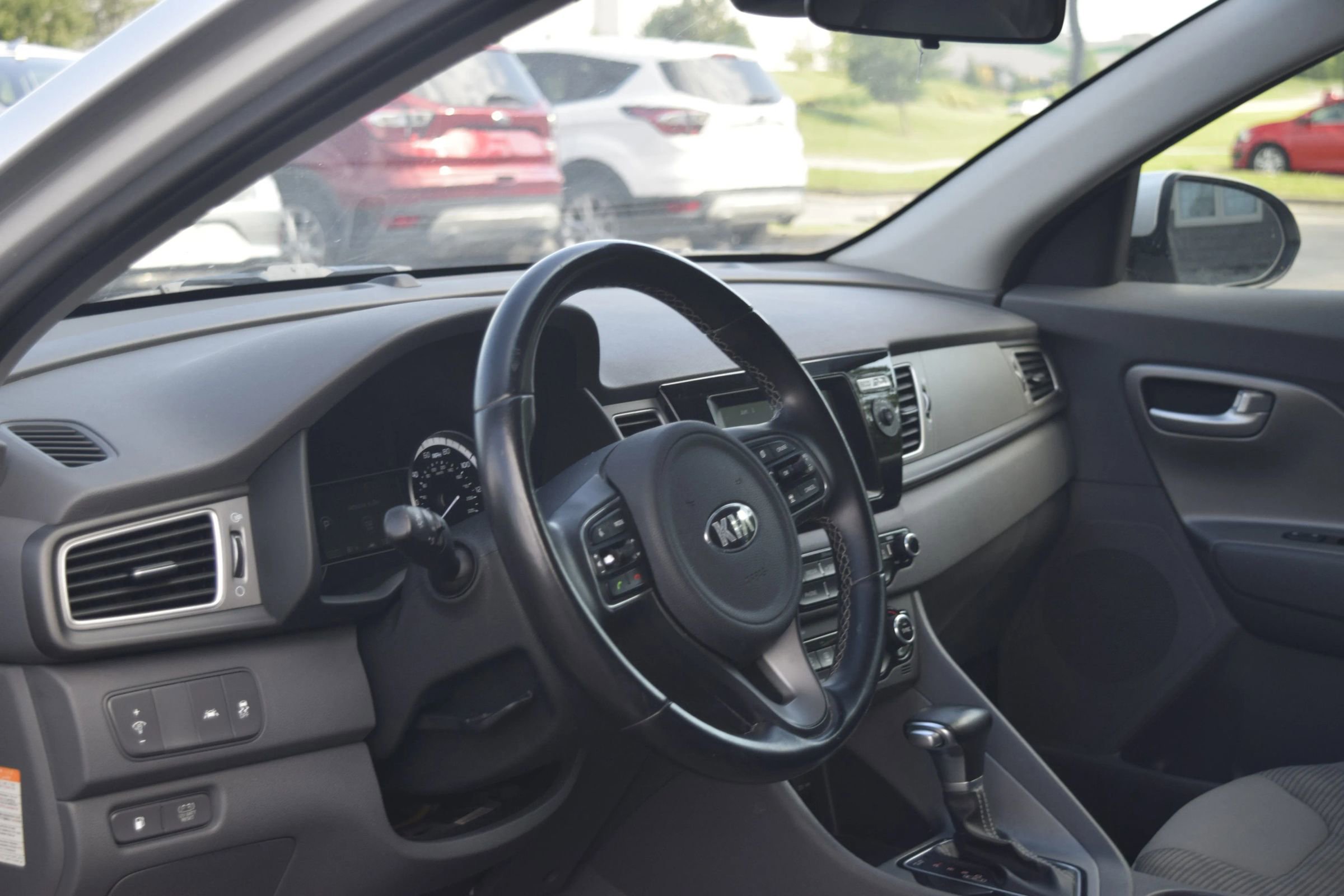 Used 2017 Kia Niro LX FWD image 10