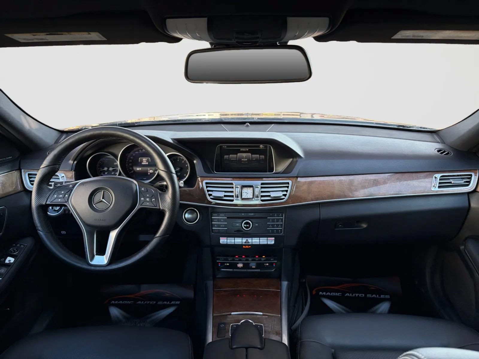 Used 2016 Mercedes-Benz E 350 4MATIC Sedan image 22