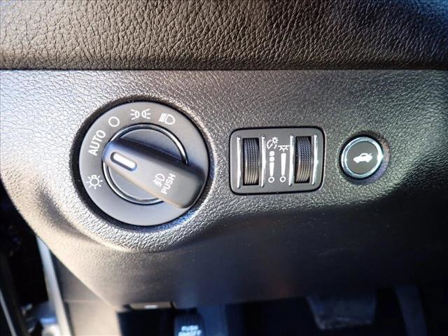 Used 2021 Dodge Challenger SXT w/ Driver Convenience Group image 13
