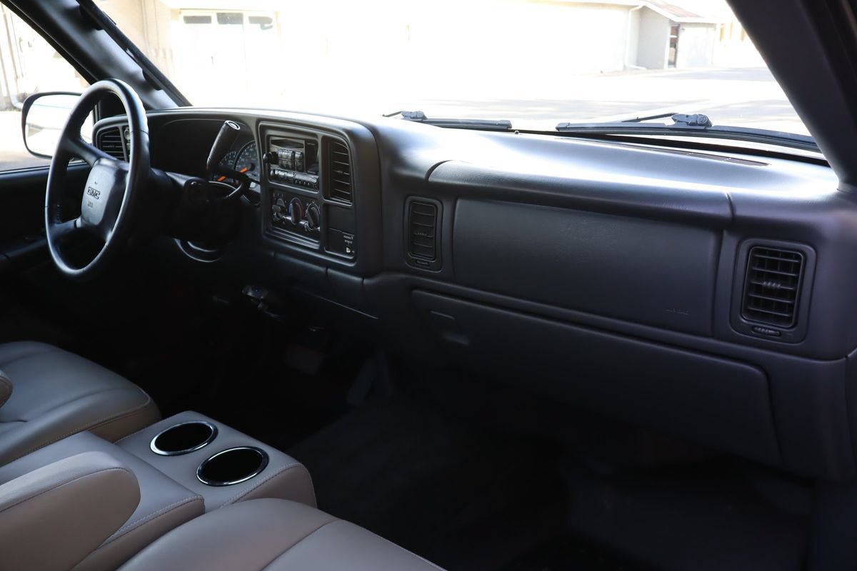 Used 2001 GMC Sierra 1500 SLE w/ Convenience Plus Group AWD/4WD image 17