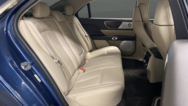 Used 2018 Lincoln Continental Reserve AWD/4WD image 26