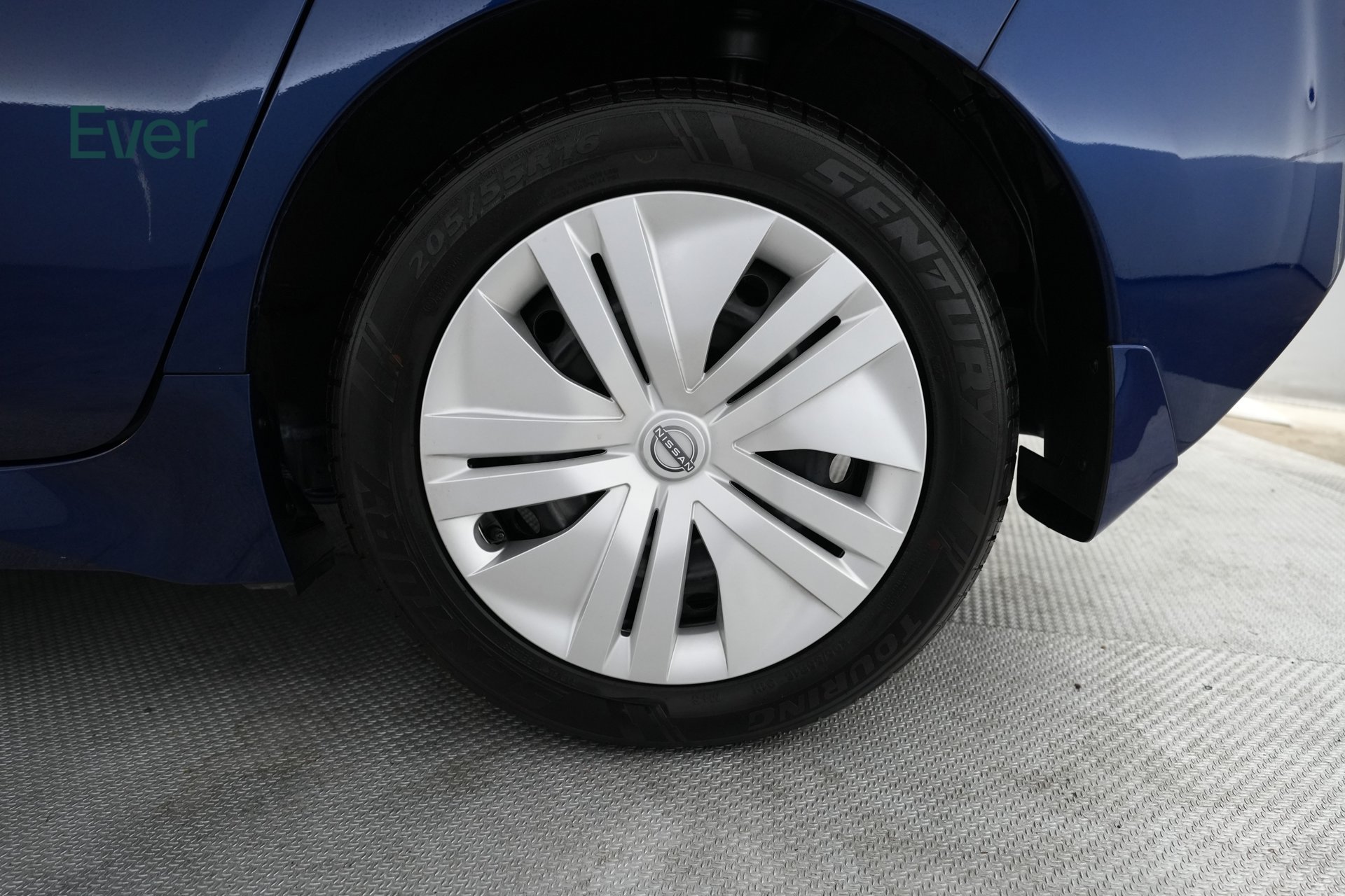 Used 2025 Nissan Leaf S FWD image 9