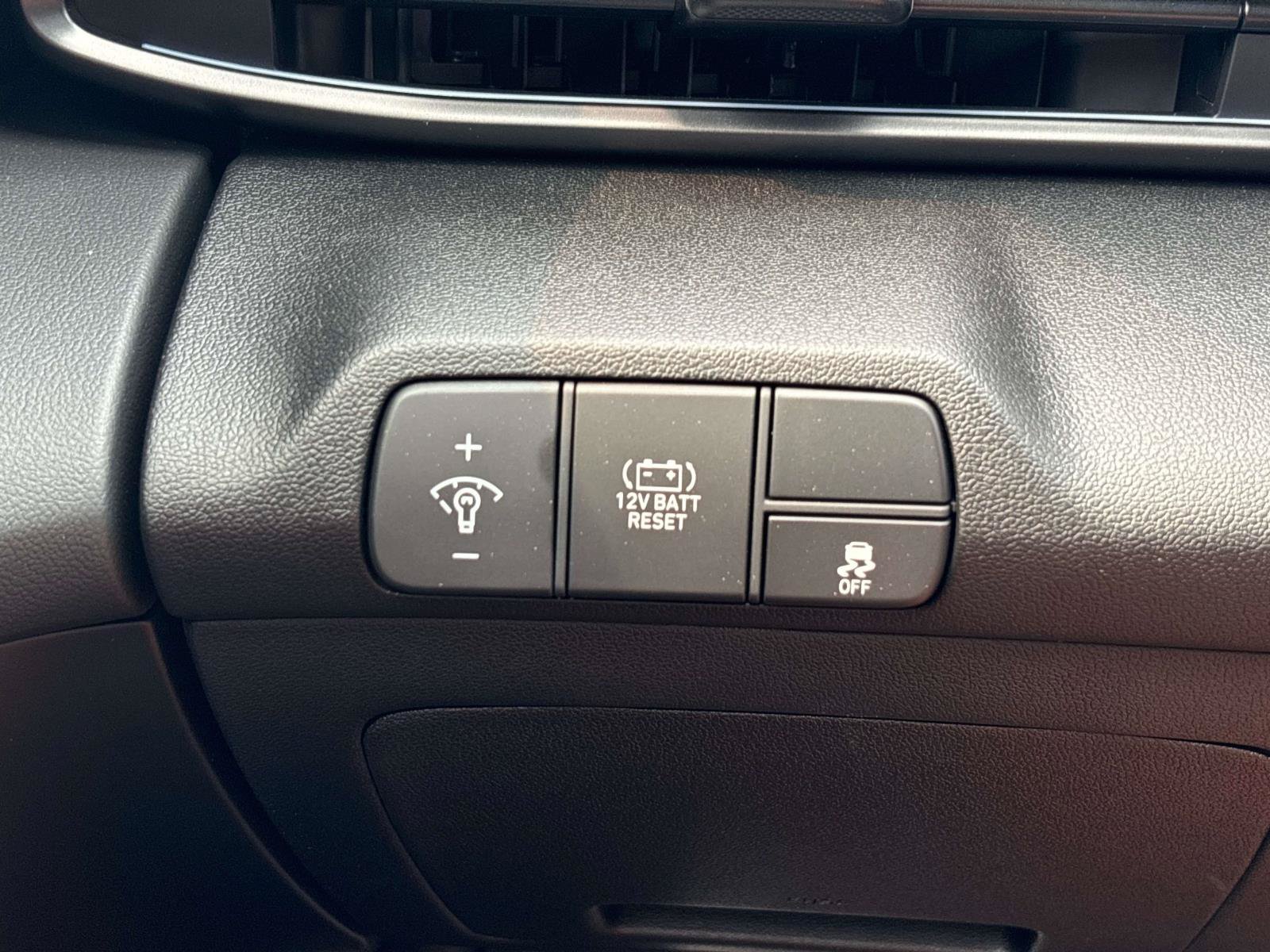 Certified 2026 Hyundai Elantra SEL FWD image 29