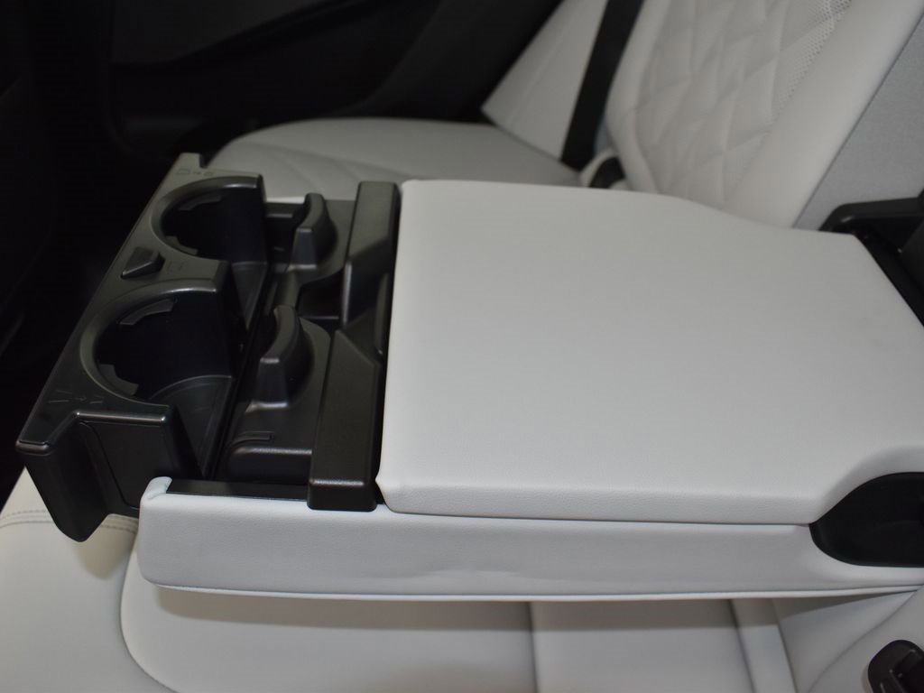 New 2026 BMW X5 xDrive50e image 17