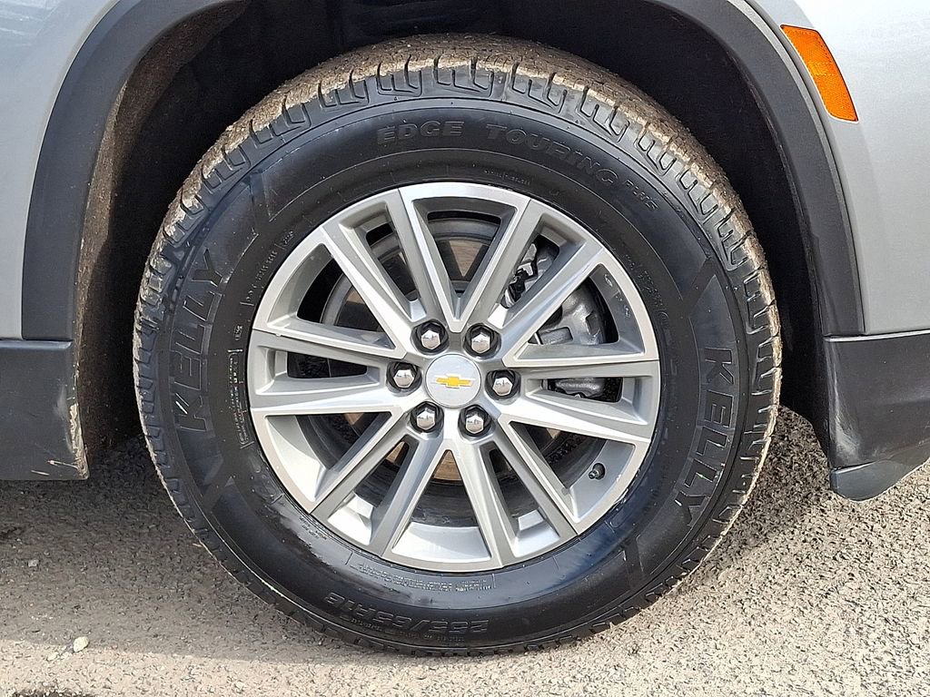 Used 2023 Chevrolet Traverse LT image 34