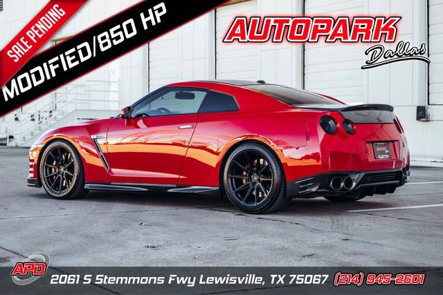 Used 2014 Nissan GT-R Premium image 1