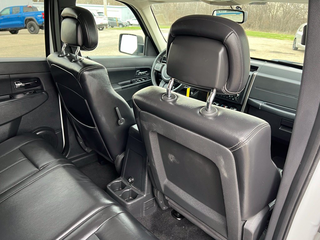 Used 2012 Jeep Liberty Sport AWD/4WD image 17