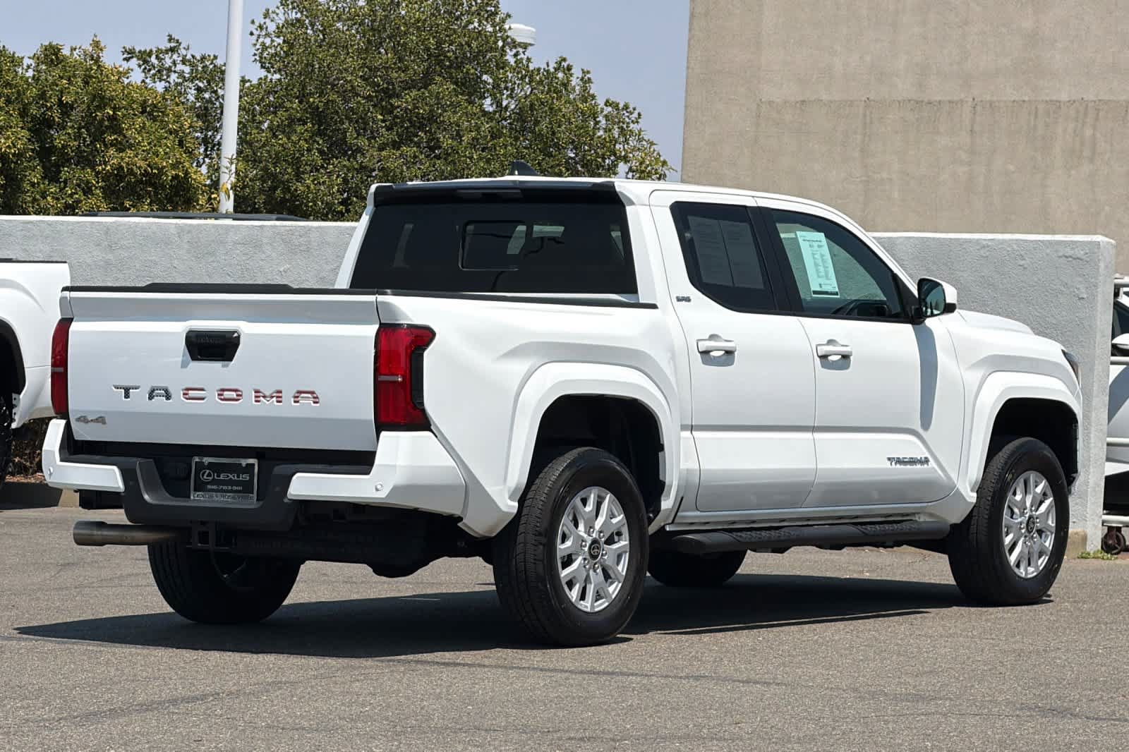 Used 2024 Toyota Tacoma SR5 w/ SR5 Upgrade Package AWD/4WD image 2